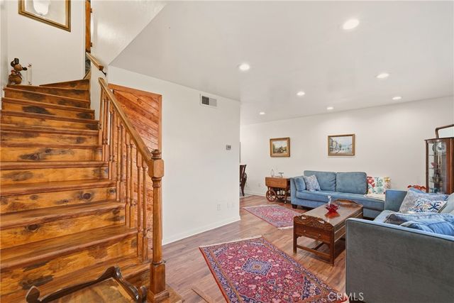 6663 Wilbur 21, Reseda, CA 91335