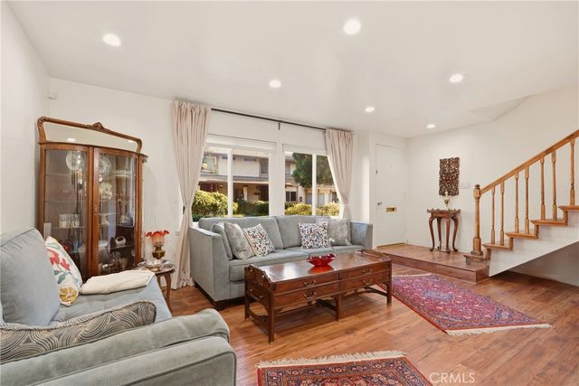 6663 Wilbur 21, Reseda, CA 91335