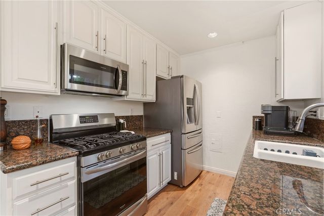 6663 Wilbur 21, Reseda, CA 91335