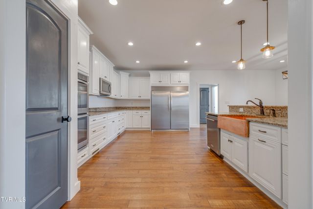 369 Old Embreeville Road, Jonesborough, TN 37659