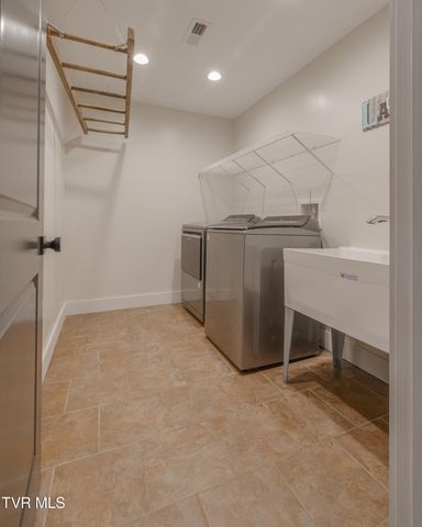 369 Old Embreeville Road, Jonesborough, TN 37659