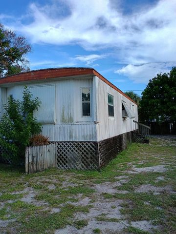 7930 SE Cactus Trail, Hobe Sound, FL 33455