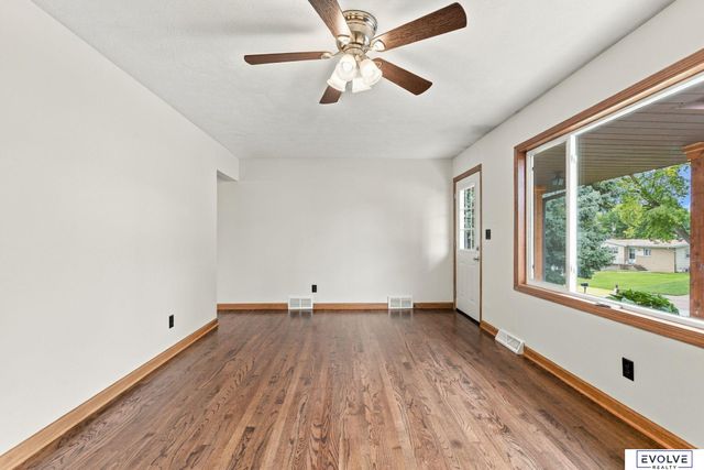 3711 Groves Road, Bellevue, NE 68147