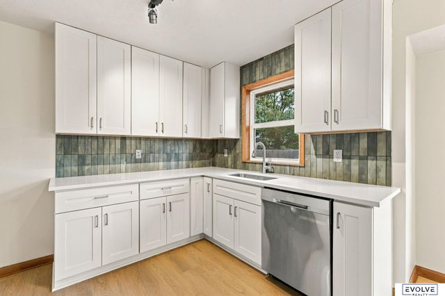 3711 Groves Road, Bellevue, NE 68147