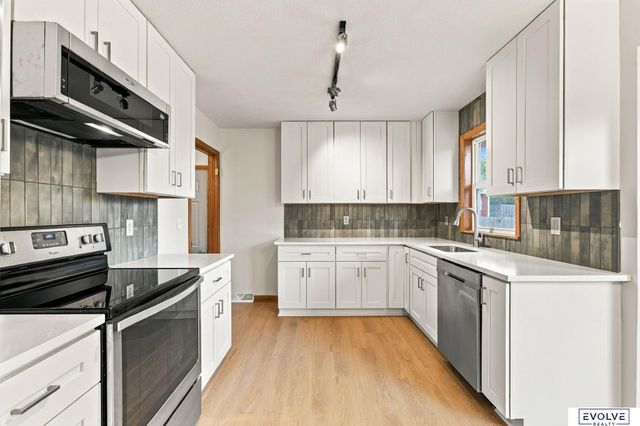 3711 Groves Road, Bellevue, NE 68147
