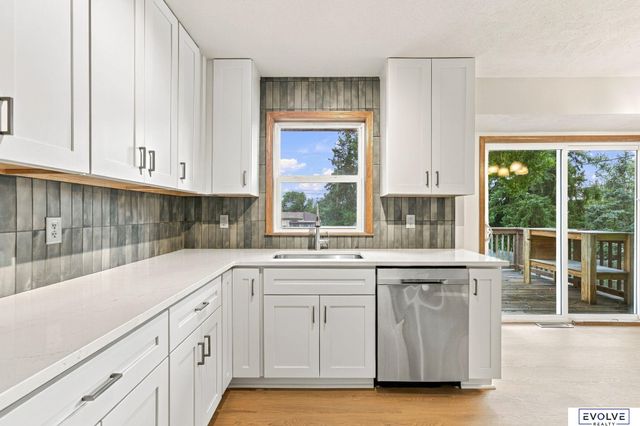3711 Groves Road, Bellevue, NE 68147