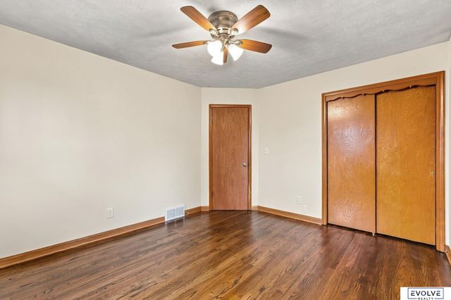 3711 Groves Road, Bellevue, NE 68147