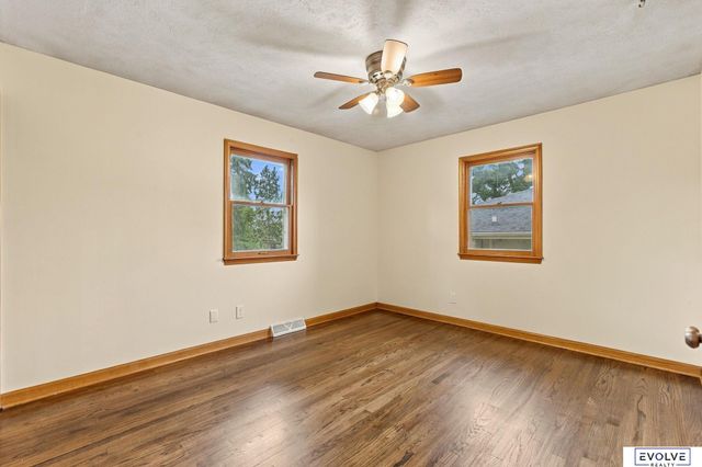 3711 Groves Road, Bellevue, NE 68147