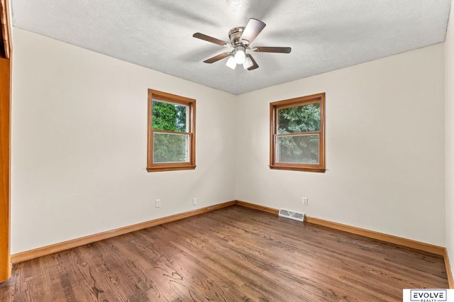 3711 Groves Road, Bellevue, NE 68147