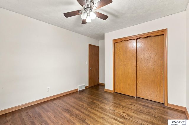 3711 Groves Road, Bellevue, NE 68147