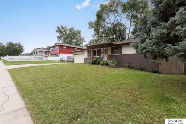 3711 Groves Road, Bellevue, NE 68147