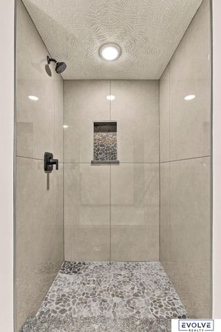 3711 Groves Road, Bellevue, NE 68147