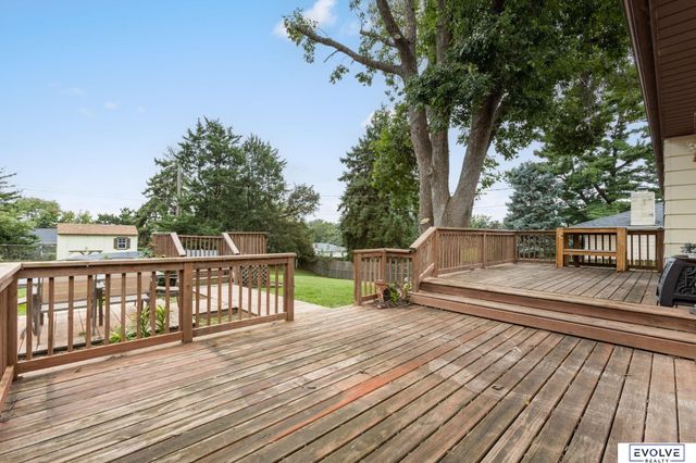 3711 Groves Road, Bellevue, NE 68147