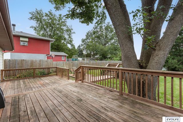3711 Groves Road, Bellevue, NE 68147