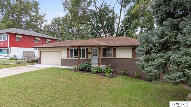 3711 Groves Road, Bellevue, NE 68147