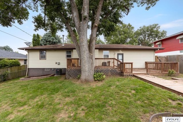 3711 Groves Road, Bellevue, NE 68147