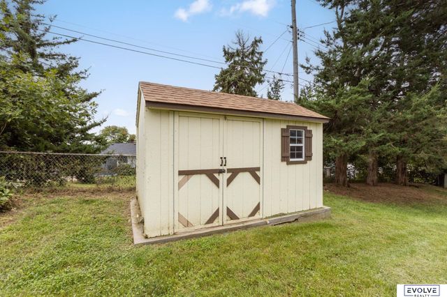 3711 Groves Road, Bellevue, NE 68147