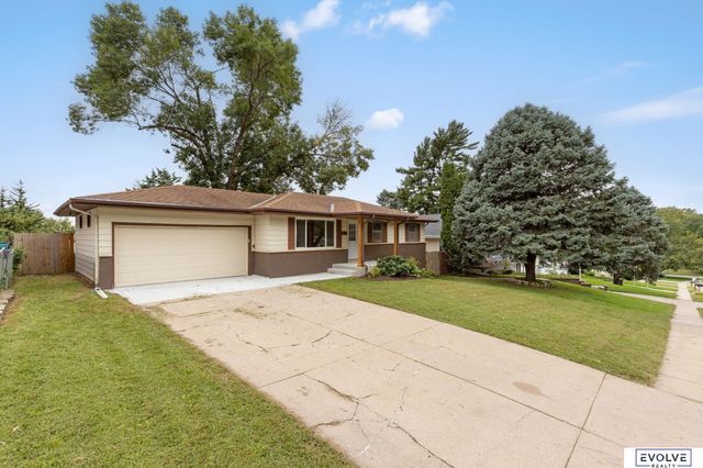 3711 Groves Road, Bellevue, NE 68147