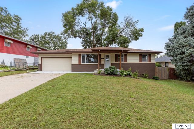 3711 Groves Road, Bellevue, NE 68147