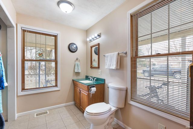 951 E Clark Street, Warsaw, IN 46580