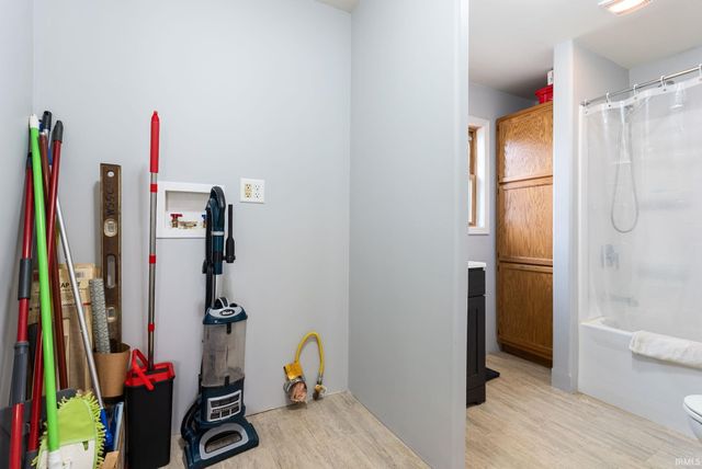 951 E Clark Street, Warsaw, IN 46580