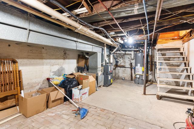 951 E Clark Street, Warsaw, IN 46580