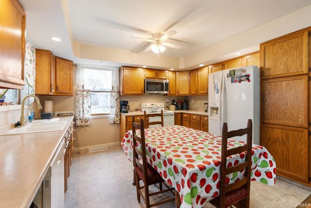 951 E Clark Street, Warsaw, IN 46580