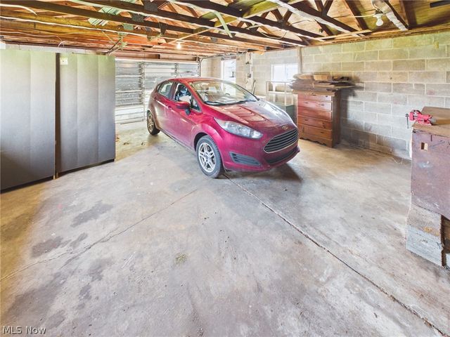 834 Lake Washington Road, Washington, WV 26181