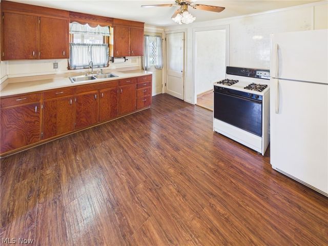 834 Lake Washington Road, Washington, WV 26181