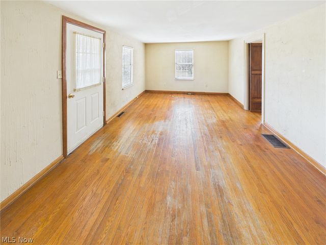 834 Lake Washington Road, Washington, WV 26181