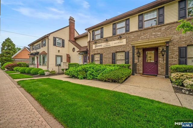 365 Franklin Avenue 203, Wyckoff, NJ 07481