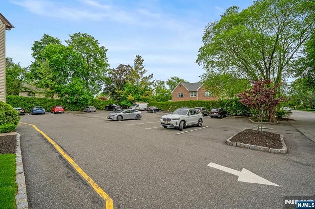 365 Franklin Avenue 203, Wyckoff, NJ 07481