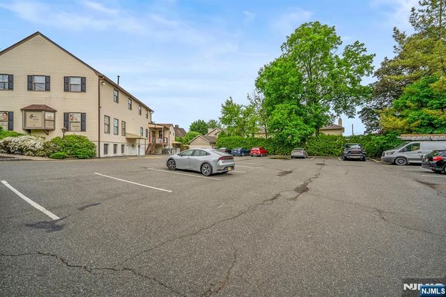 365 Franklin Avenue 203, Wyckoff, NJ 07481