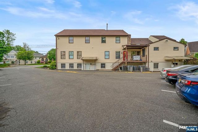 365 Franklin Avenue 203, Wyckoff, NJ 07481