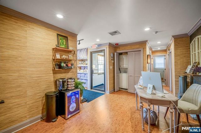 365 Franklin Avenue 203, Wyckoff, NJ 07481