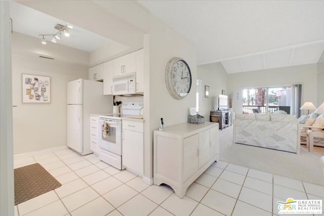 1421 N Sunrise Way 34, Palm Springs, CA 92262