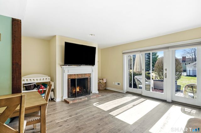 1 East Hayestown Road 15, Danbury, CT 06811