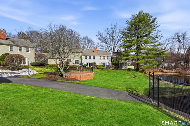 1 East Hayestown Road 15, Danbury, CT 06811