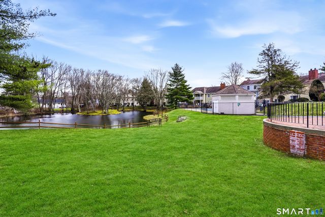 1 East Hayestown Road 15, Danbury, CT 06811