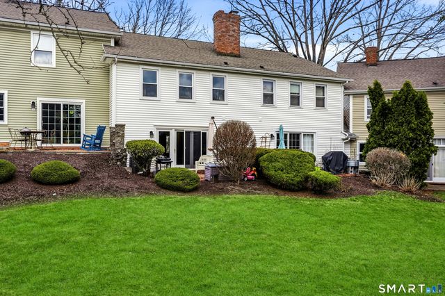 1 East Hayestown Road 15, Danbury, CT 06811