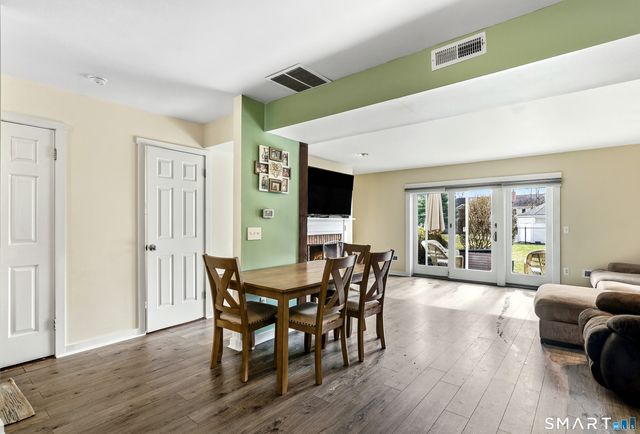 1 East Hayestown Road 15, Danbury, CT 06811