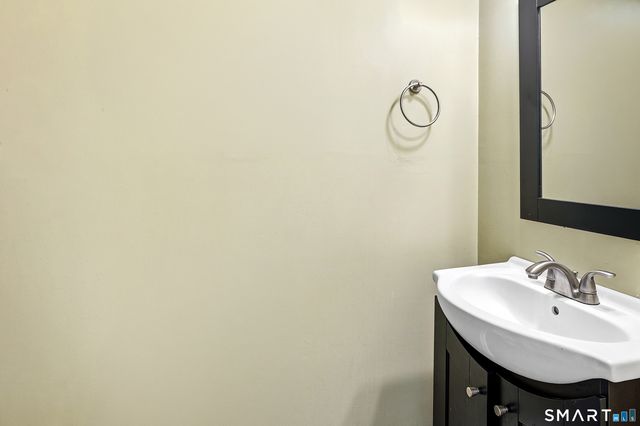 1 East Hayestown Road 15, Danbury, CT 06811