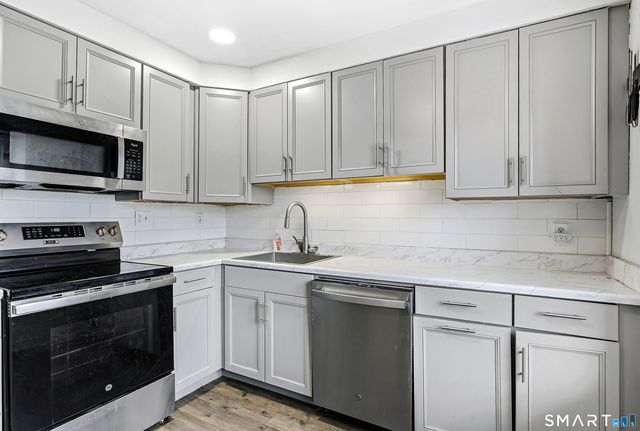 1 East Hayestown Road 15, Danbury, CT 06811