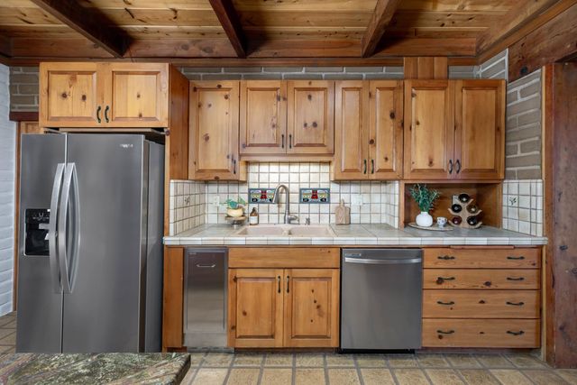 20990 Tiger Tail Rd, Grass Valley, CA 95949