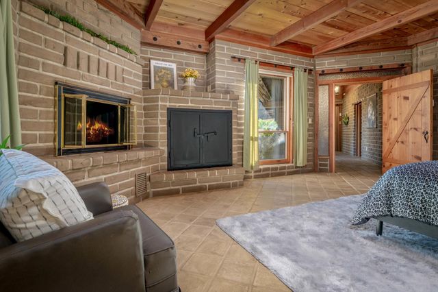 20990 Tiger Tail Rd, Grass Valley, CA 95949