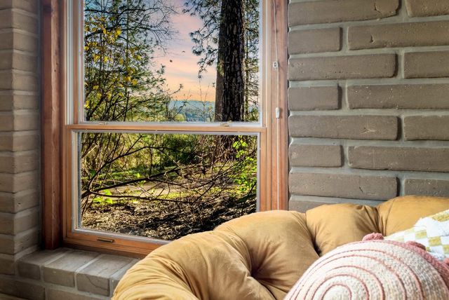 20990 Tiger Tail Rd, Grass Valley, CA 95949