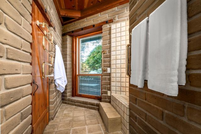 20990 Tiger Tail Rd, Grass Valley, CA 95949