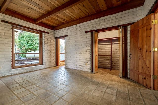 20990 Tiger Tail Rd, Grass Valley, CA 95949