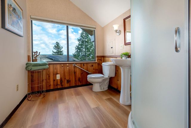 20990 Tiger Tail Rd, Grass Valley, CA 95949