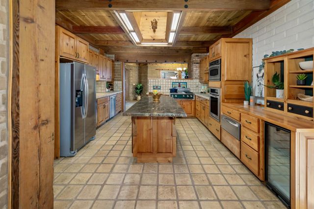 20990 Tiger Tail Rd, Grass Valley, CA 95949